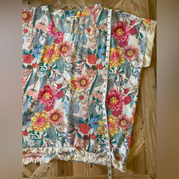 🎀 Umgee Floral Boho blouse Top linen Cuff Sleeves Fringe Hemline S - Super cute! - Picture 5 of 10